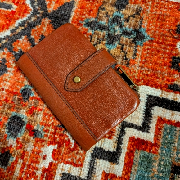 Fossil Lainie Multifunction Wallet - Picture 2 of 6